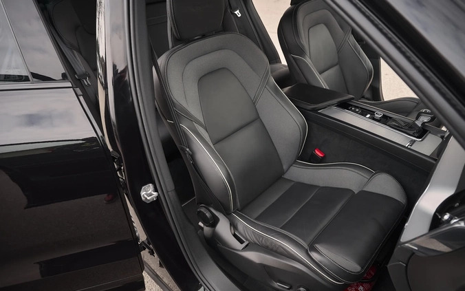 Volvo XC 60 cena 131800 przebieg: 133000, rok produkcji 2019 z Ustroń małe 596